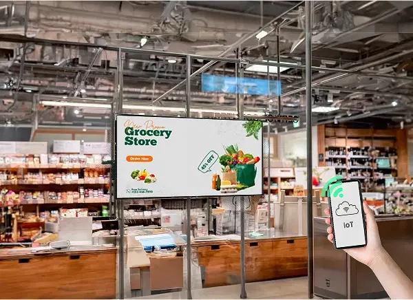 IoT retail digital signage