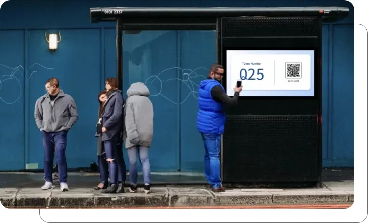 Crowd management on digital signage screen